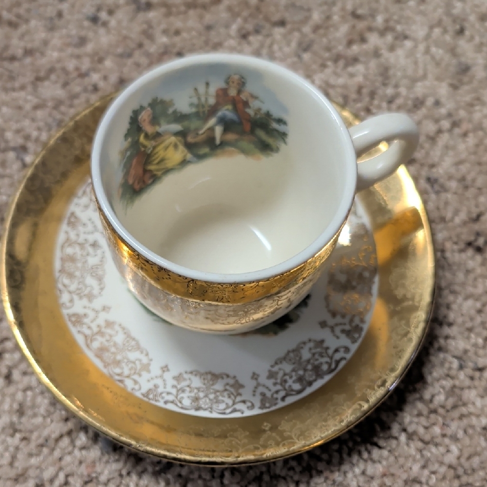 Crest O Gold 22K Teacup& Saucer. Vintage Souvenir
